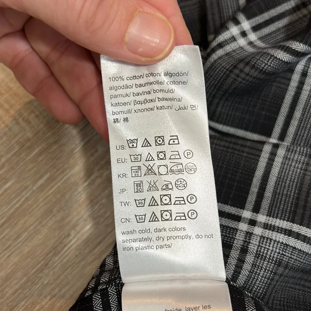 Mens Calvin Klein Black and White Plaid Long Sleeve Button Down Shirt SZ M - Picture 7 of 11